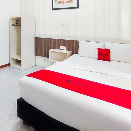 Reddoorz Syariah At Penginapan Eby Padang エクステリア 写真