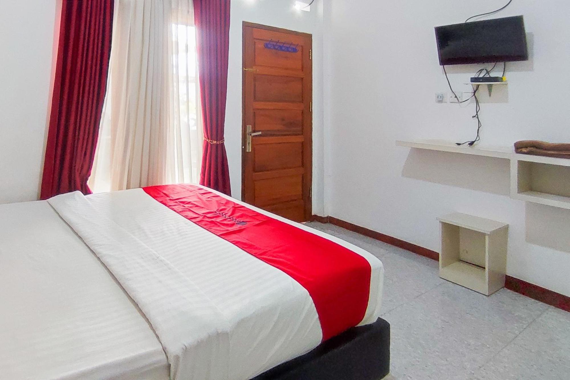 Reddoorz Syariah At Penginapan Eby Padang エクステリア 写真