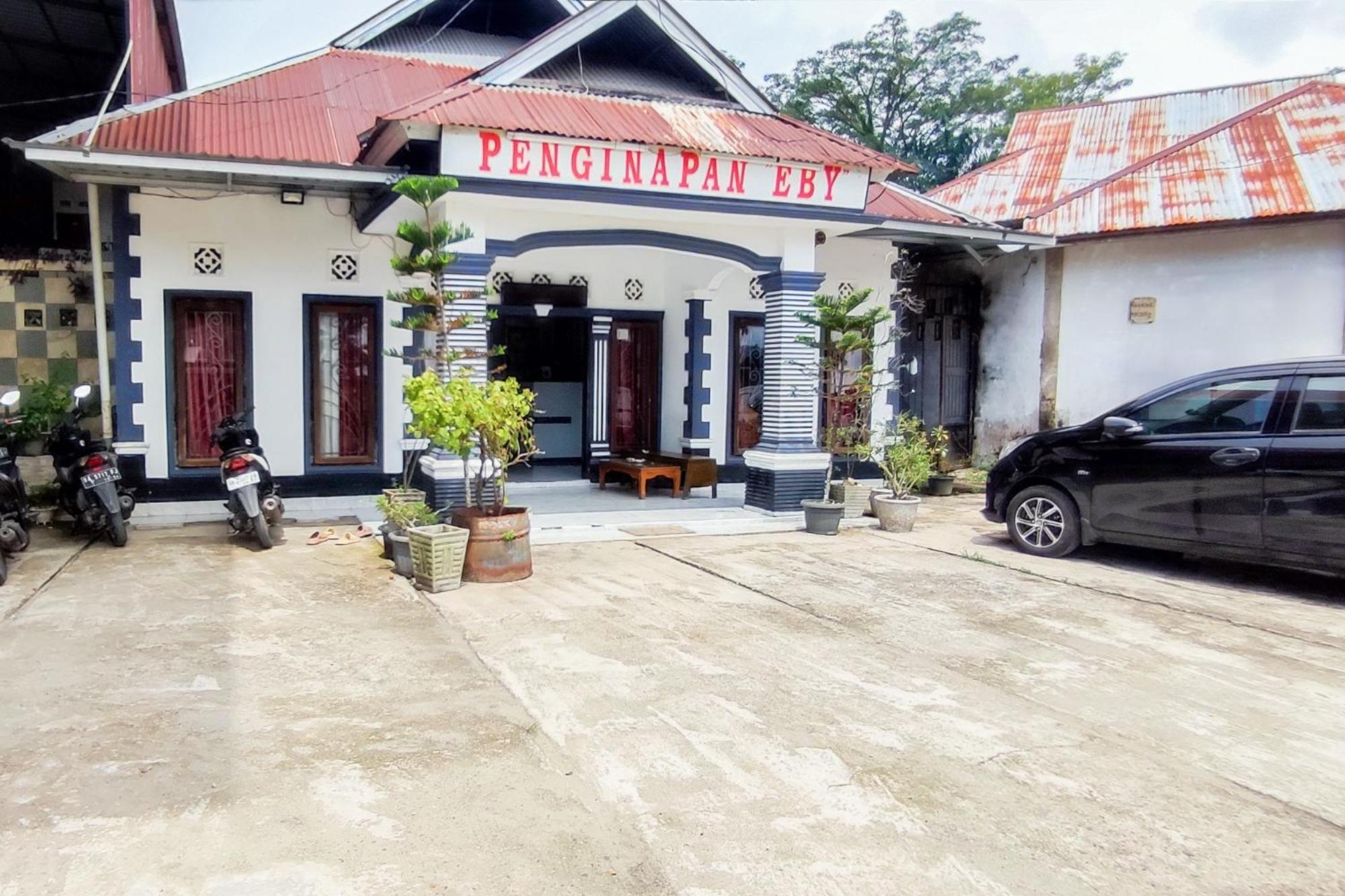 Reddoorz Syariah At Penginapan Eby Padang エクステリア 写真