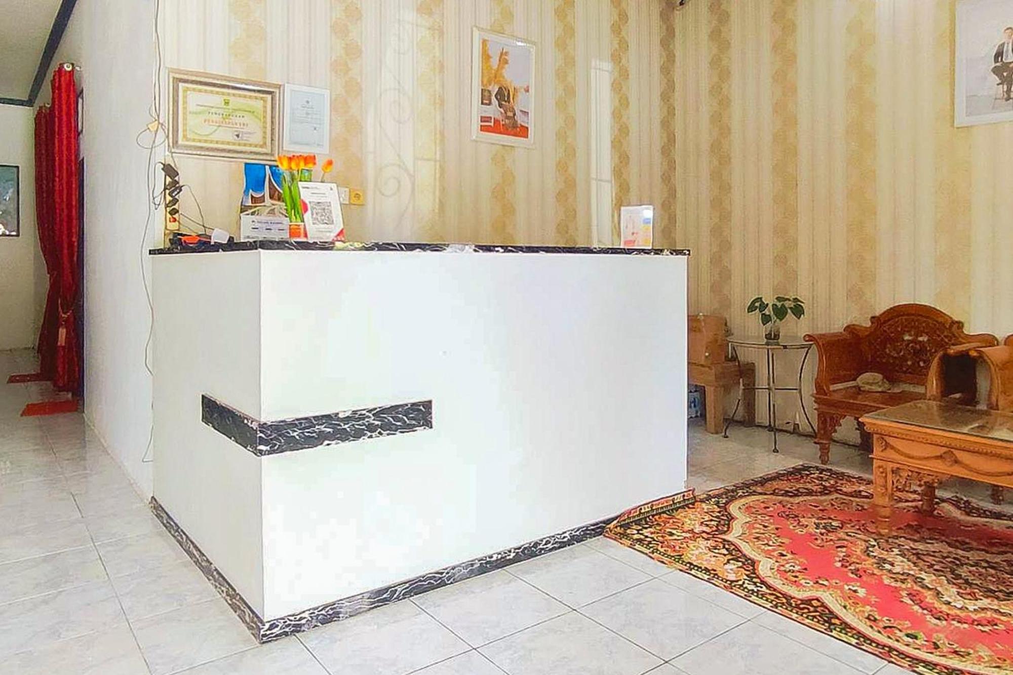 Reddoorz Syariah At Penginapan Eby Padang エクステリア 写真