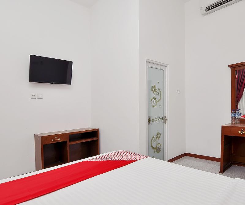 Reddoorz Syariah At Penginapan Eby Padang エクステリア 写真