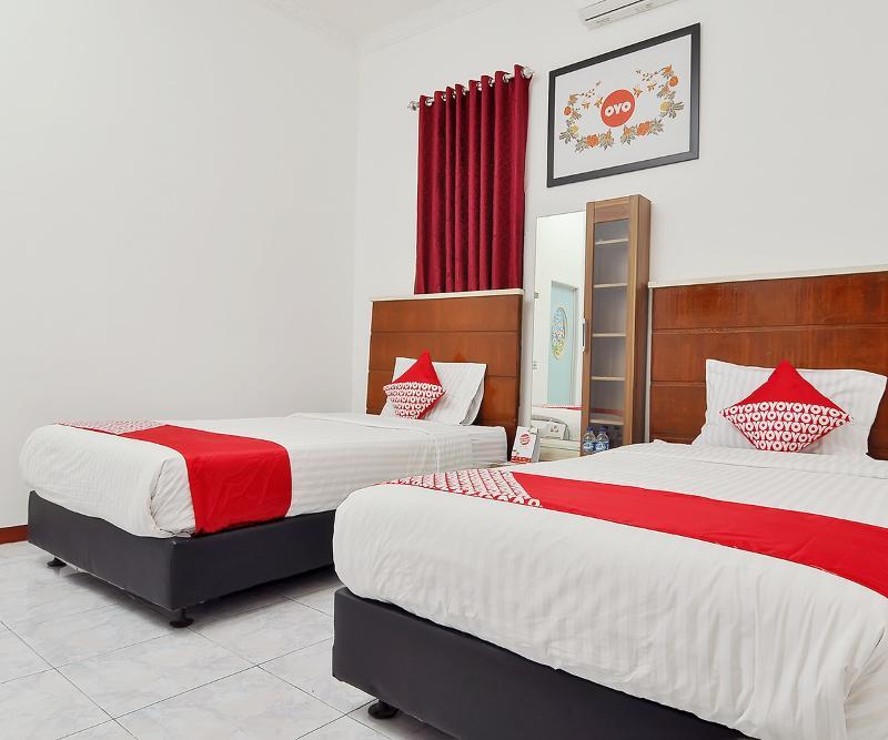 Reddoorz Syariah At Penginapan Eby Padang エクステリア 写真