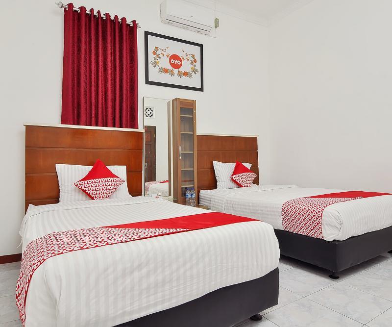 Reddoorz Syariah At Penginapan Eby Padang エクステリア 写真