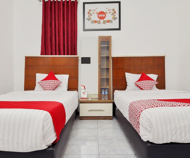 Reddoorz Syariah At Penginapan Eby Padang エクステリア 写真