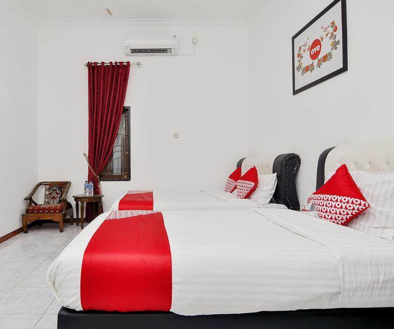 Reddoorz Syariah At Penginapan Eby Padang エクステリア 写真