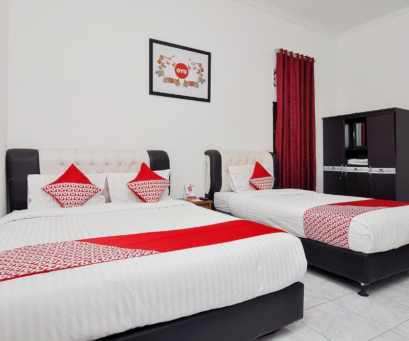 Reddoorz Syariah At Penginapan Eby Padang エクステリア 写真